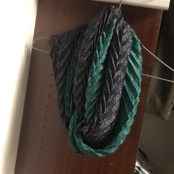 Infinity scarf - Picture 2 of 2